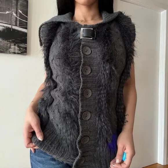 Y2K Grey Knit faux fur trim sleeveless cadigan vest - Picture 5 of 8